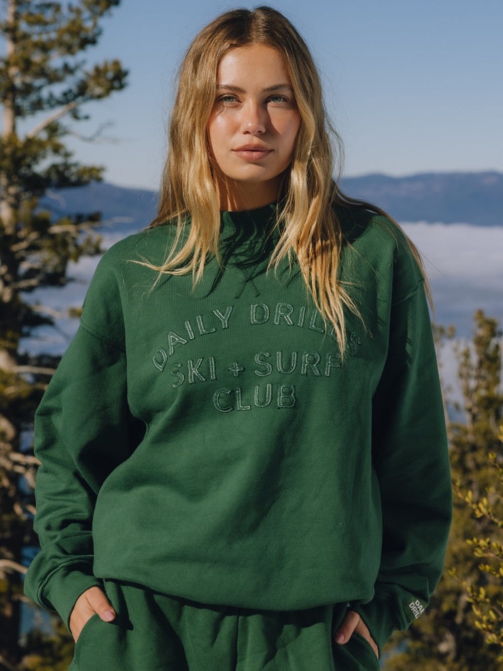 NWT DAILY DRILLS Oversized Ski + Surf Crew - Forest Green